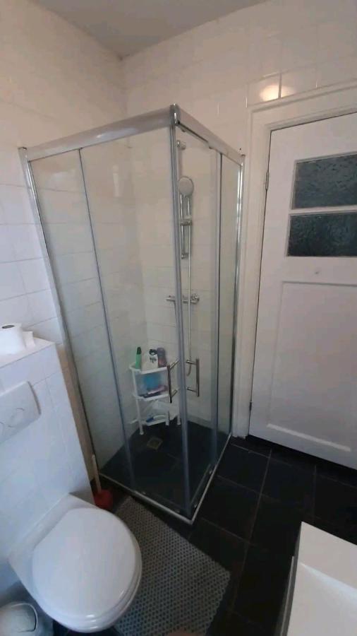 Nicole, Not For Parties, Not A Hotel, Room With Shared Bathroom, No Kitchen อัมสเตอร์ดัม ภายนอก รูปภาพ