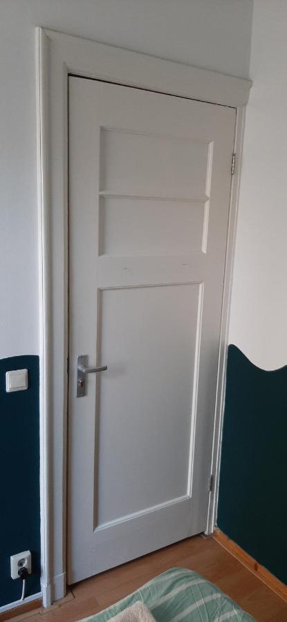 Nicole, Not For Parties, Not A Hotel, Room With Shared Bathroom, No Kitchen อัมสเตอร์ดัม ภายนอก รูปภาพ