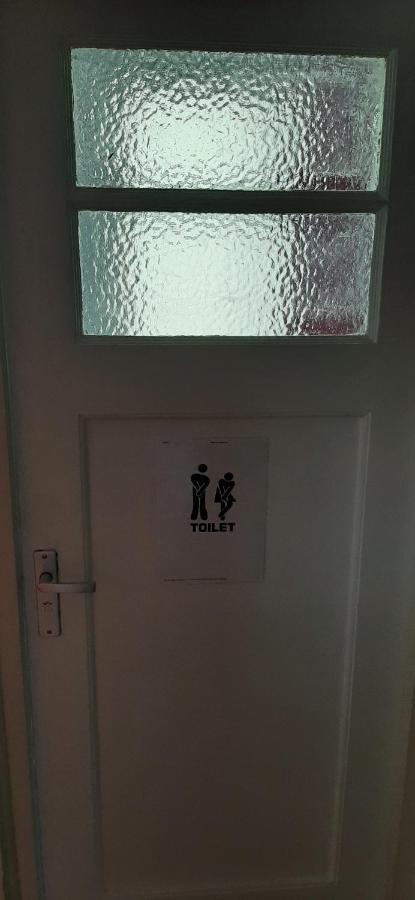 Nicole, Not For Parties, Not A Hotel, Room With Shared Bathroom, No Kitchen อัมสเตอร์ดัม ภายนอก รูปภาพ